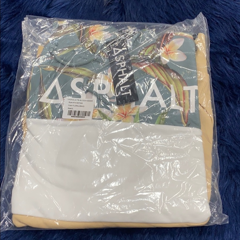 Short sleeve sweatshirt